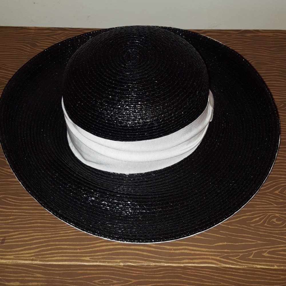 PLAZA SUITE BY BETMAR STRAW HAT